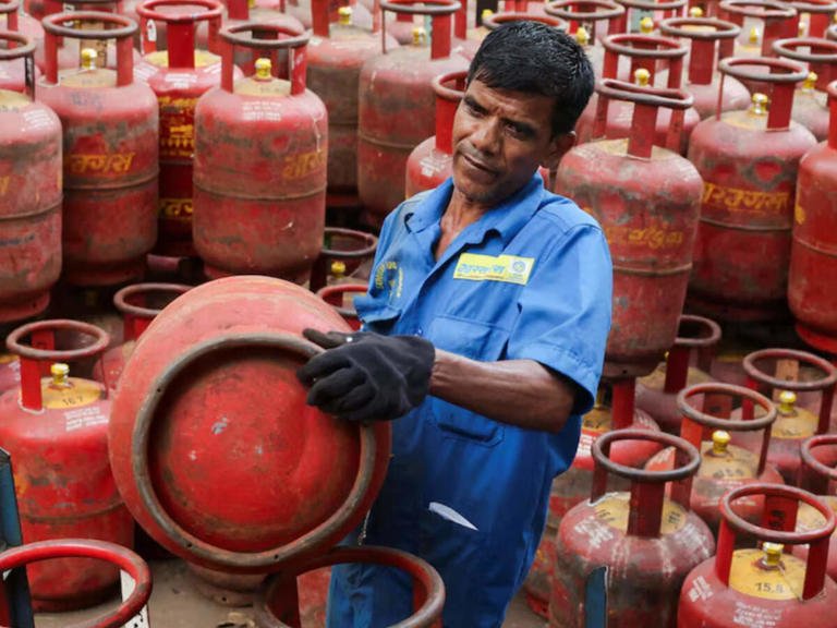 Big Relief for Businesses: Commercial LPG Cylinder Prices Drop Sharply in India