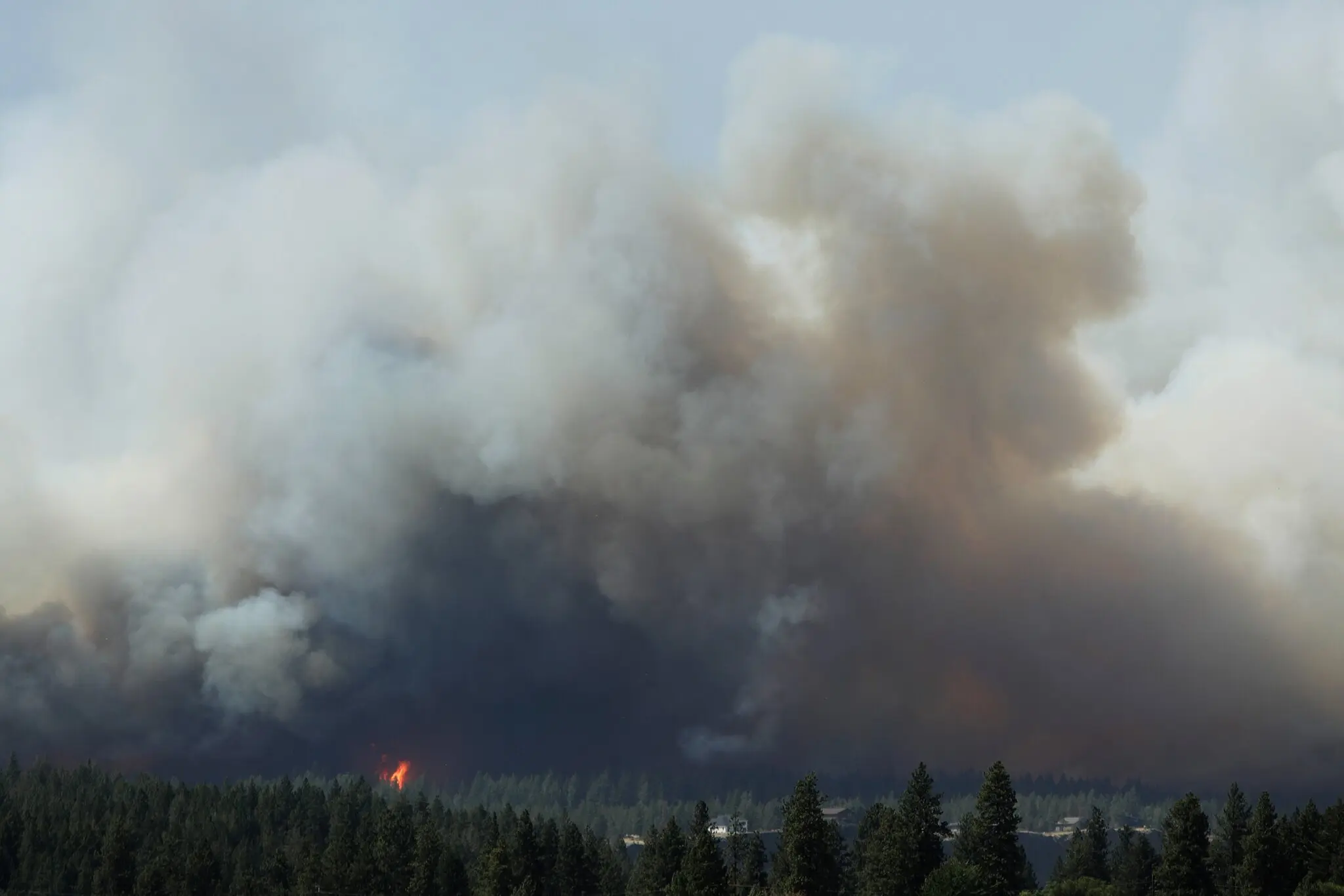 Spokane Valley Fire: Wildfire Near Upriver Drive Triggers Evacuations and Major Response